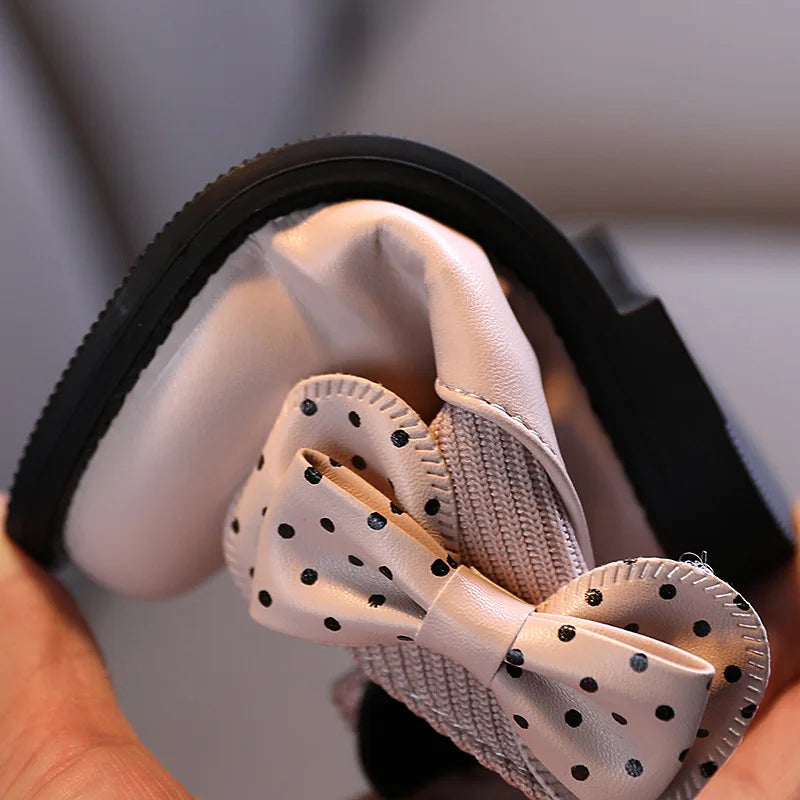 جزمة بناتي خريف جديدة حلوة بفيونكة جلدية أحذية أميرة متعددة الاستخدامات بنعل ناعم جزمة قطنية بطول الكاحل أحذية رياضية للأطفال الصغار