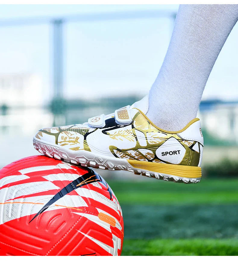 Professional Football Shoes Kids Futsal Sneakers Outdoor Low-cut Soccer Shoes Boys Lightweight Non-slip Children's Sports Shoes
