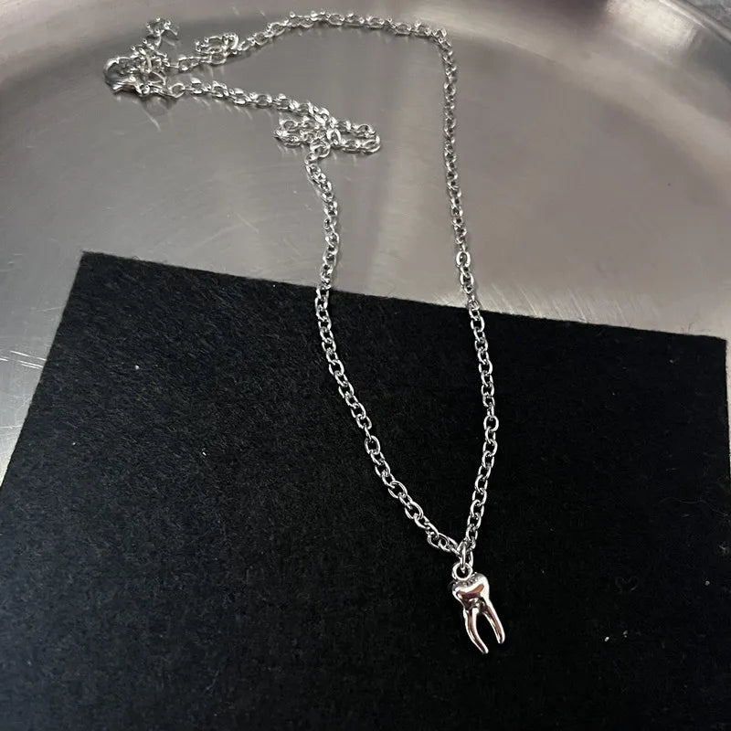 Y2K Flail Fire Heart Teeth Pendant Necklace for Women Men Charm Necklace Grunge Punk Fashion Jewelry ﻿