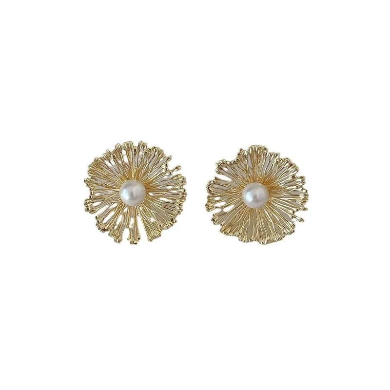 Exaggerated Metal Flowers Pearl Stud Earrings For Women Fashion Gold Color Hollow Round Temperament Earrings Jewelry Party Gifts