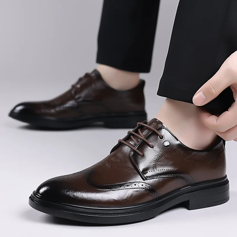 2026 Spring Autumn New Brogue Shoes for Men Solid Color Leather Dress Shoes Male Fashion Business Casual Wedding Shoe Man