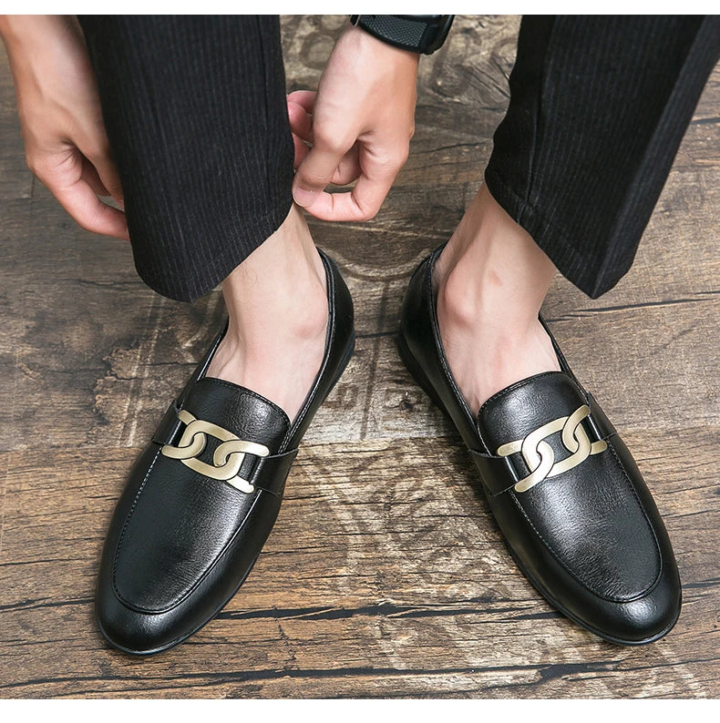 Italian Fashion Leather Shoes Moccasins For Men Casual Man Shoe Business Male Formal Pointed Fashion Wedding Black Skin