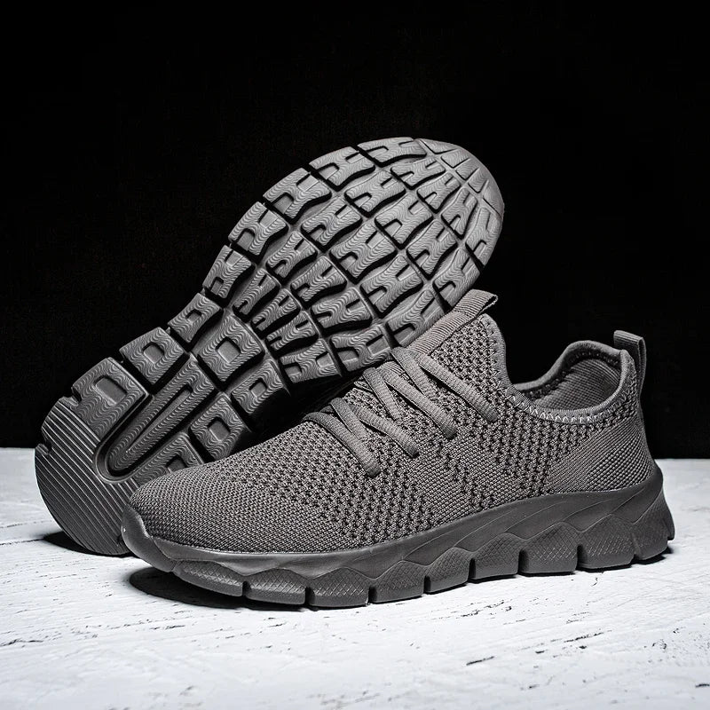 Men's casual sports shoes breathable summer light Soft sole comfort outdoor running shoes fashion student mesh plus size sneaker