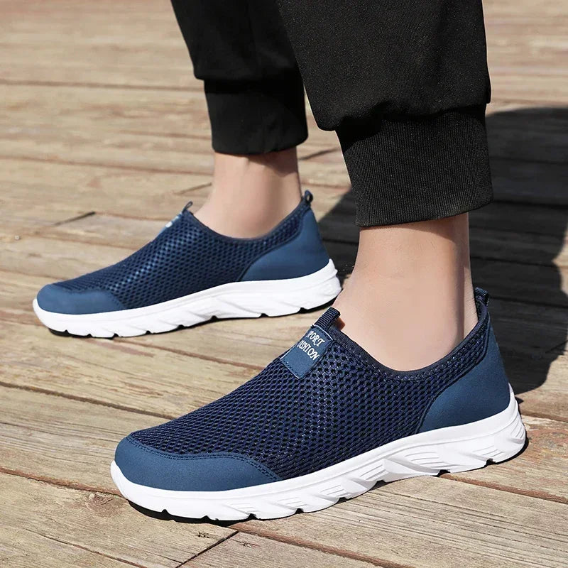New Running Shoes for Men Breathable Sports Shoes Light Weight Fashion Summer Mesh Breathable Sneakers for Men Plus Size 38-47