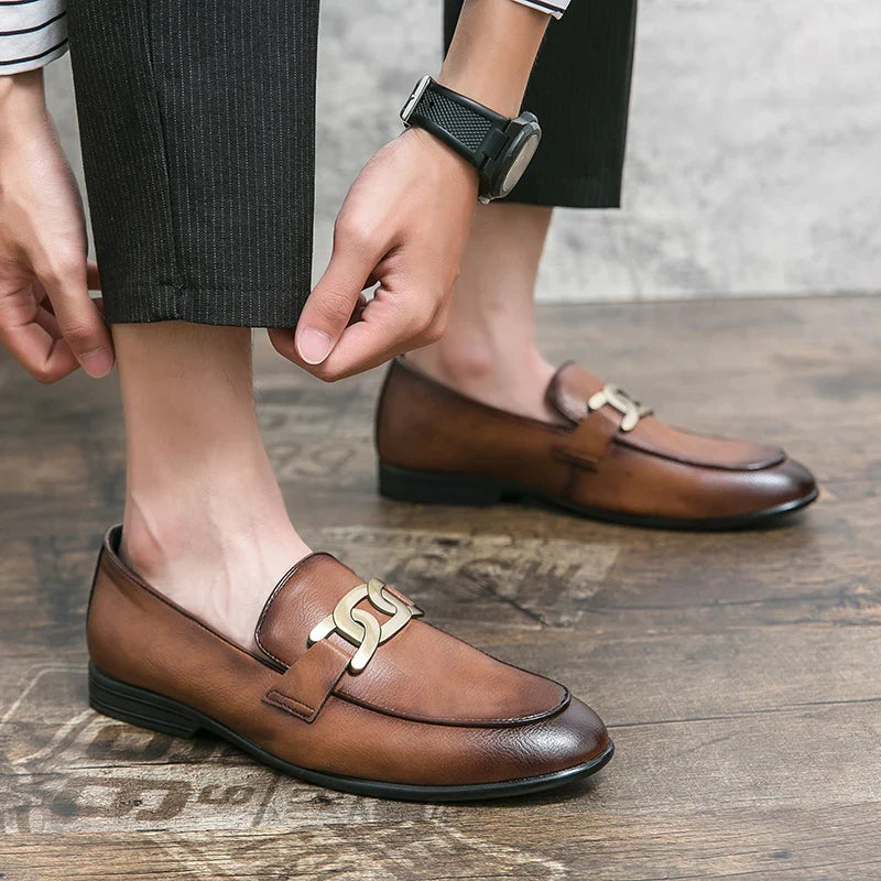 Italian Fashion Leather Shoes Moccasins For Men Casual Man Shoe Business Male Formal Pointed Fashion Wedding Black Skin