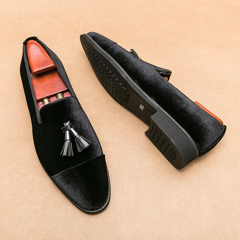 Luxury Brand Suede Green Loafers Men Slip-on Tassel Soft Leather Wedding Shoes Flats Men Shoes Casual Shoes Nubuck Leather Shoes