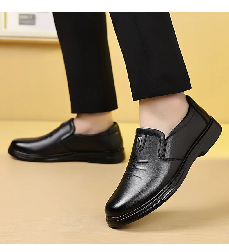 Spring Autumn New Designer Loafers for Men Solid Color Fashion Business Casual Shoes Male Soft Sole British Leather Shoes Man
