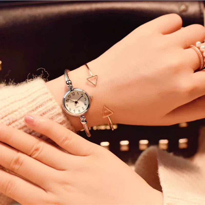 Women Bracelet Watch Retro Gold Bangle Women Watches Stainless Steel Retro Ladies Quartz Wristwatch Clock Dress Watch