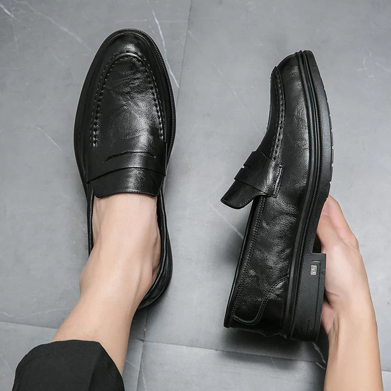 Men's Classic Leather Casual Shoes With Anti-Slip Thick Sole  Outdoor Walking Shoe  Pointed  Toe Comfortable And Durable Loafers