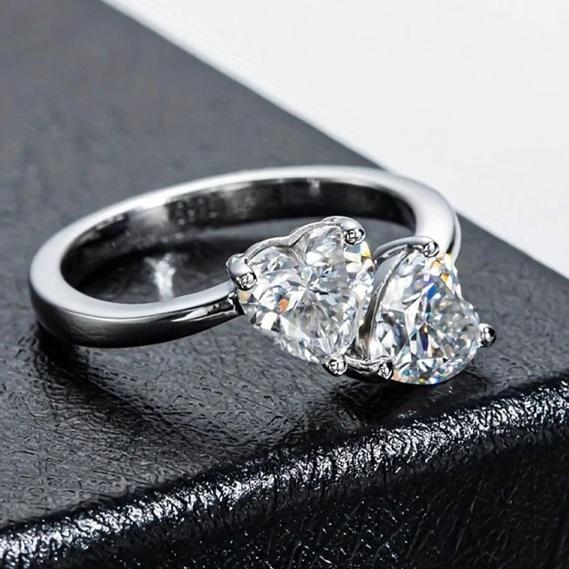 925 silver heart-shaped 2 carat moissanite adjustable ring is fashionable and simple, suitable for daily life and wedding