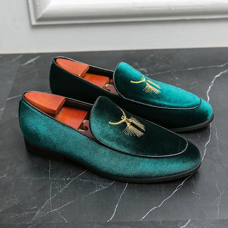 Trendy Men's Velvet Embroidery Driving Shoes Comfortable Business Wedding Dress Blue Green Loafers Sapatos Tenis Masculino