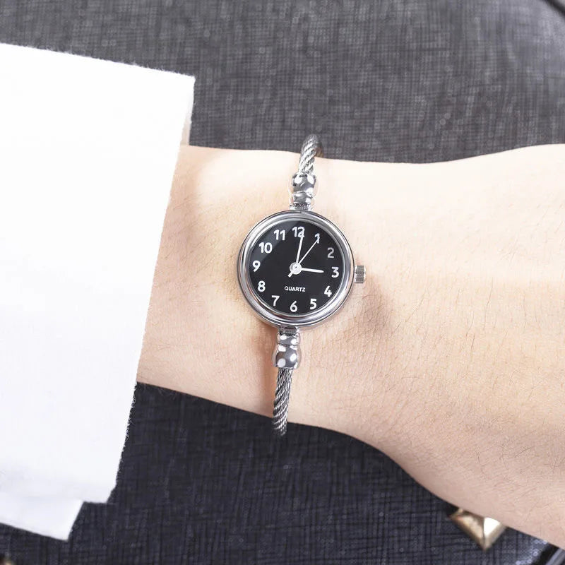 Women Bracelet Watch Retro Gold Bangle Women Watches Stainless Steel Retro Ladies Quartz Wristwatch Clock Dress Watch