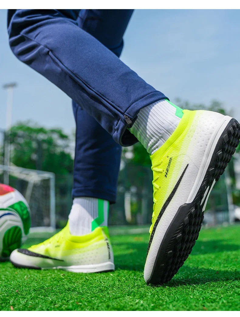 New Men Soccer Shoes Futsal Cleats Ultralight Hot Sale Football Boots Unisex High-quality Women Professional TF/FG Sneakers