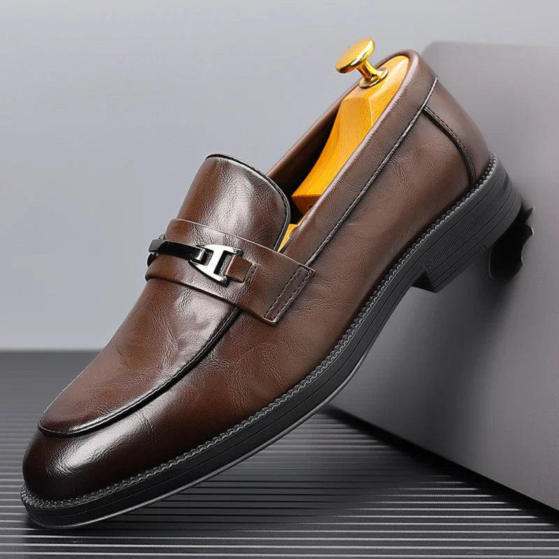 Men's Casual Leather Shoes 2026 New Spring Season Loafers for Men with Slip-On Flats British Style Men Walking Shoes Moccasins