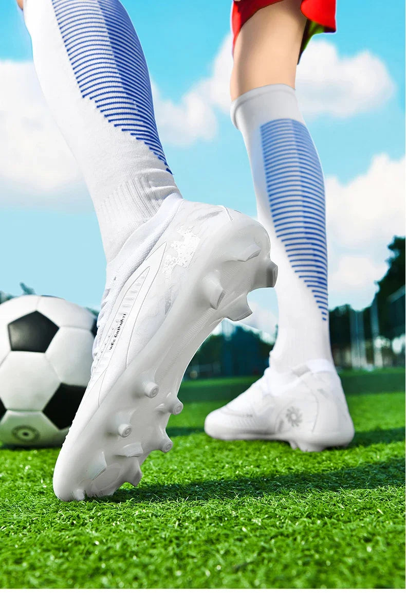 New Men Soccer Shoes Breathable Unisex Football Boots Professional Training Ultralight Wholesale Indoor Futsal Drop Shipping
