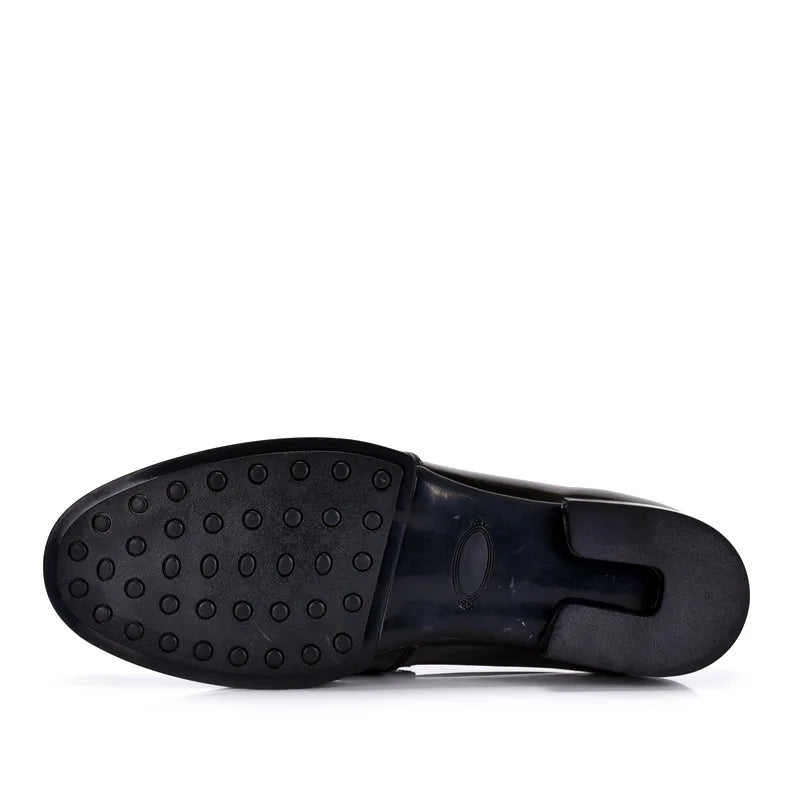 Luxury Slip On Dress Shoes Men Genuine Leather Italian Loafer Shoes For Men Black Patent Leather Formal Oxford Men Wedding Shoes