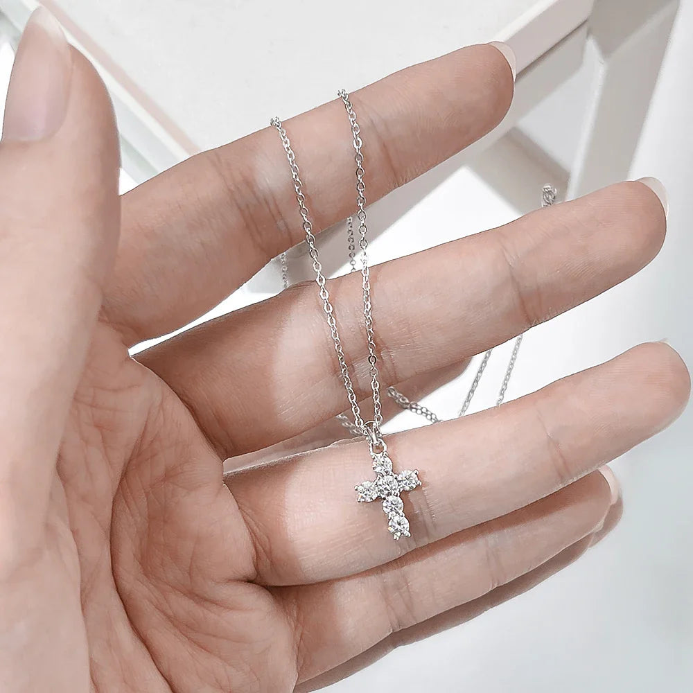 100% Real 0.6ct Moissanite Jesus Cross Pendant Necklace for Women Party S925 Sterling Silver Diamond Chain Necklaces Gift