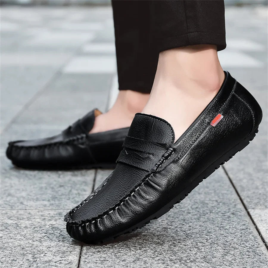 Men Shoes Casual Leather Mens Loafers Moccasins Designer Slip on Boat Shoes High Quality Chaussure Homme Plus Size 38-47