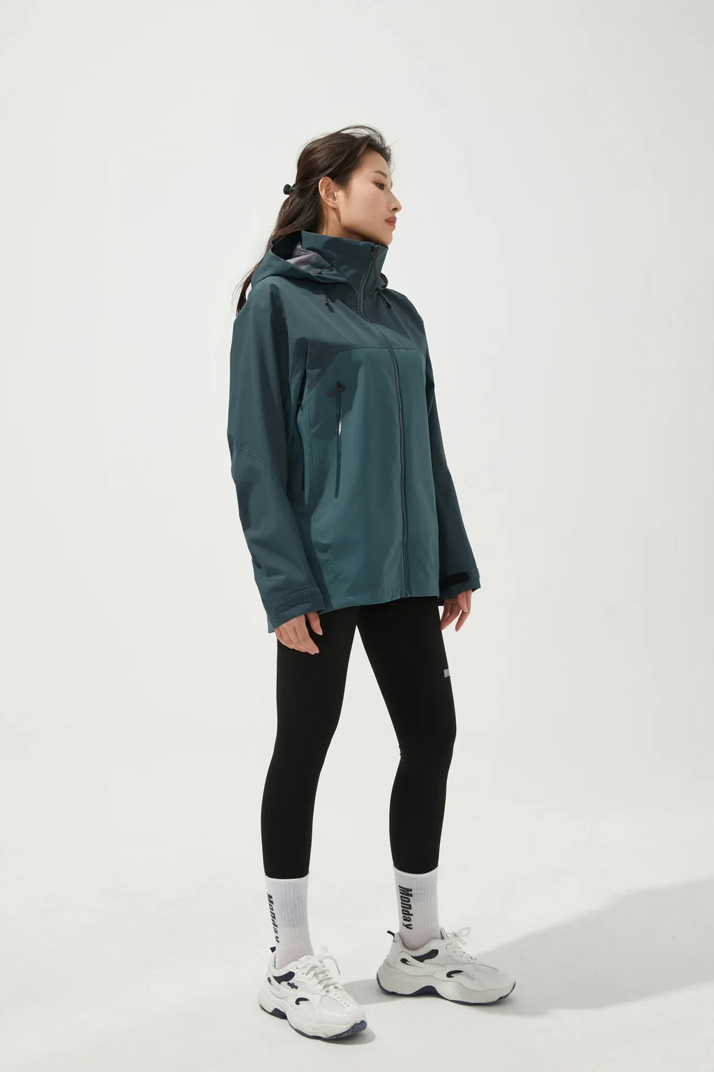 2026 Outdoor Men's and Women's, Fashionable, Windproof and Waterproof, Mountaineering, Breathable, Travel, Camping, Windbreaker