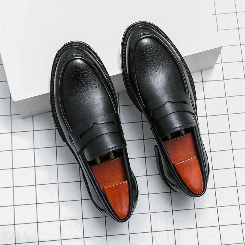 Spring and autumn men's business casual shoes breathable carved leather shoes British fashion platform pointed leather shoes 46