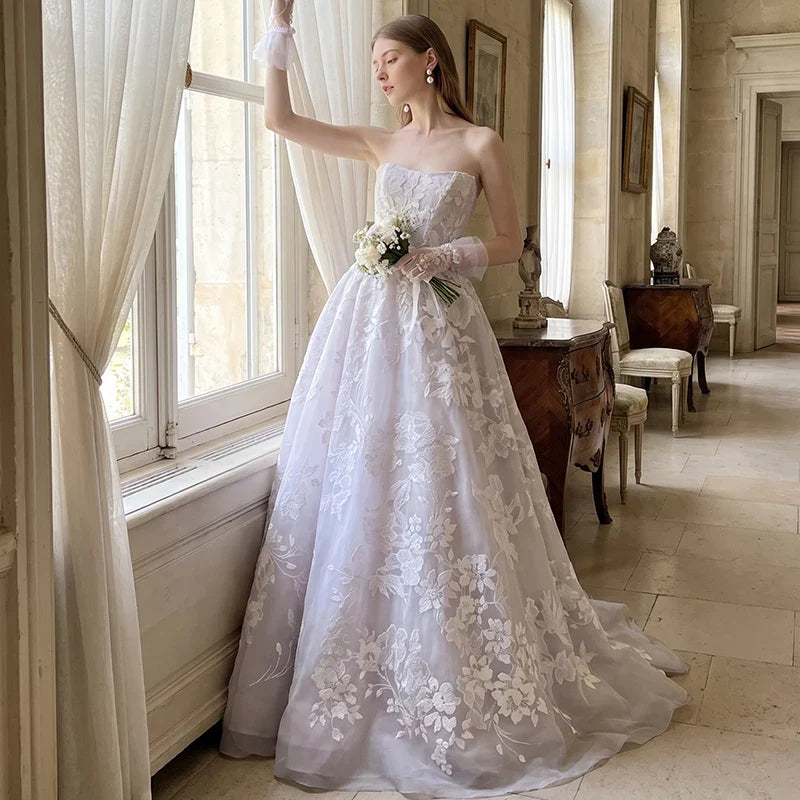 2026 Elegant Strapless Wedding Dress 3D Floral Lace Applique Tulle Ball Gown Court Train Bridal Gown Custom Size Vestidos