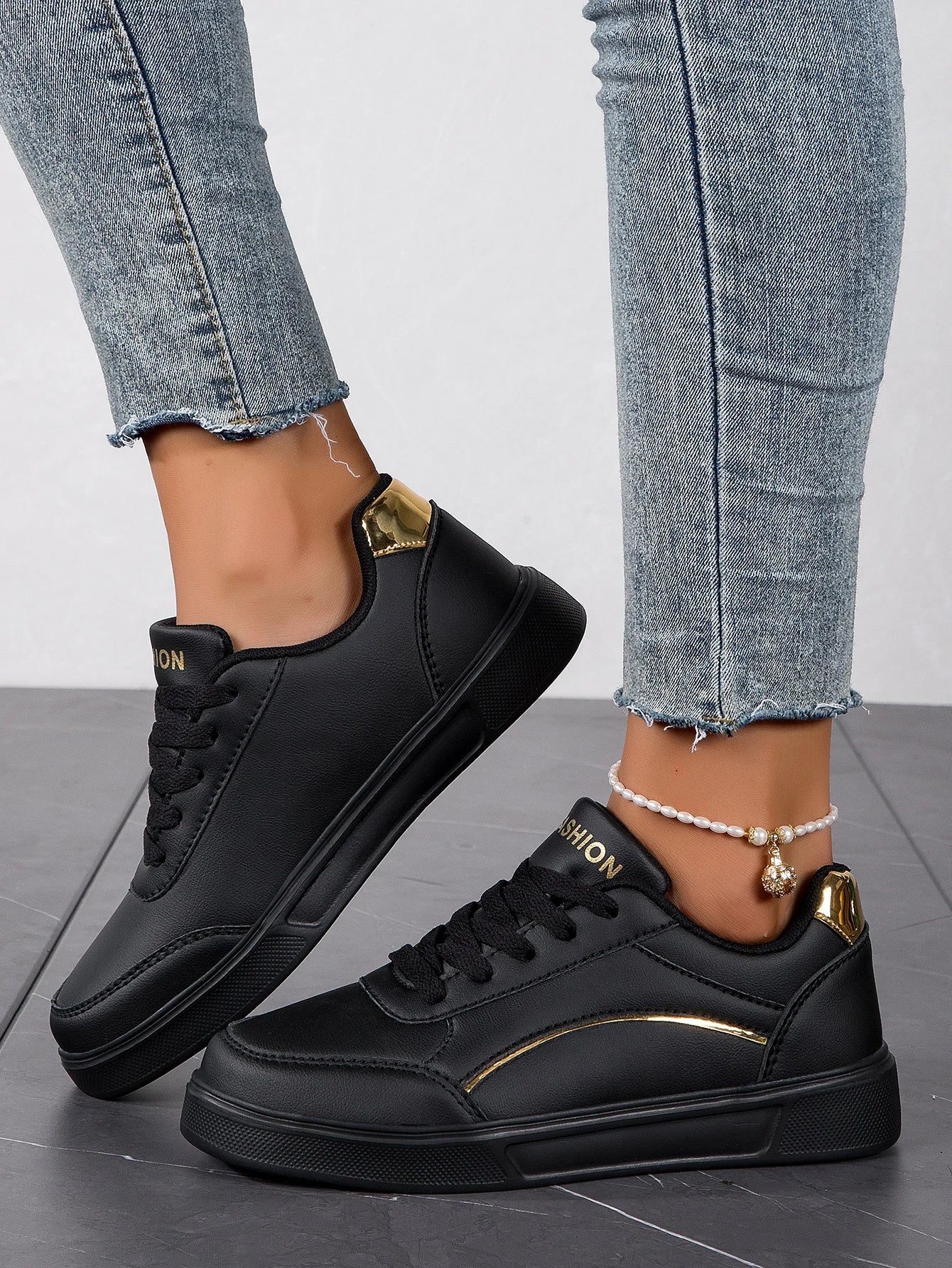 Women Casual Sneakers Leather Platform Sneakers for Women Classics Comfort Skateboarding Shoes Non-Slip