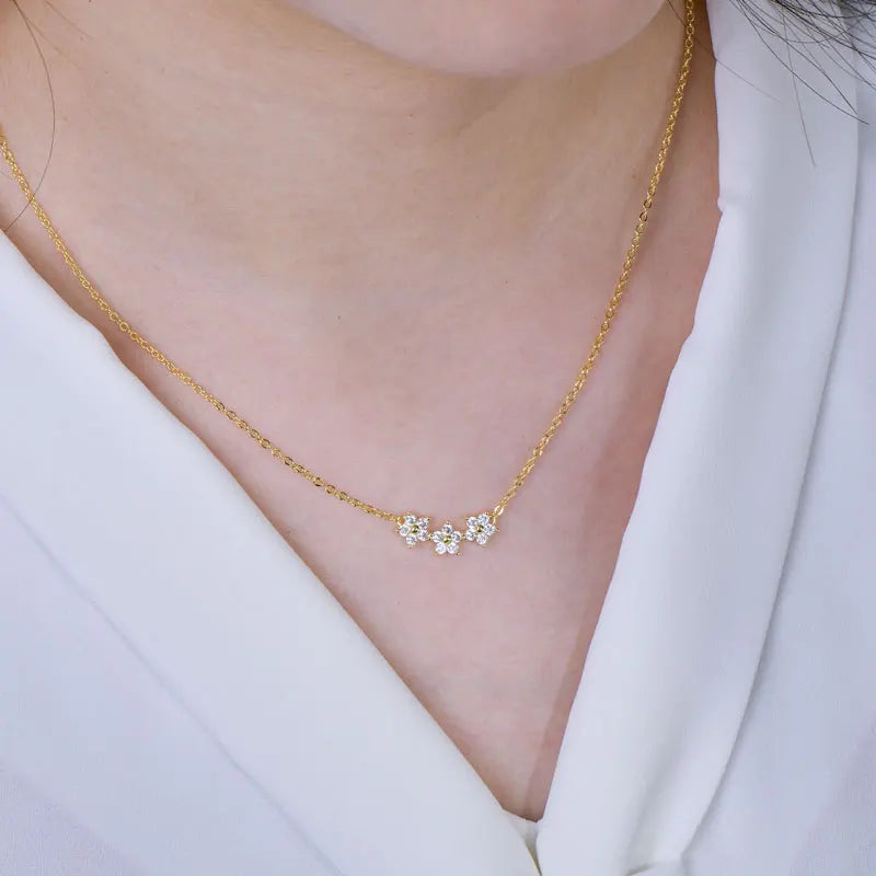 Certified 2mm Moissanite Diamond Necklace Niche Light Luxury Cute Flower Pendant Necklace for Women Friend Birthday Gift