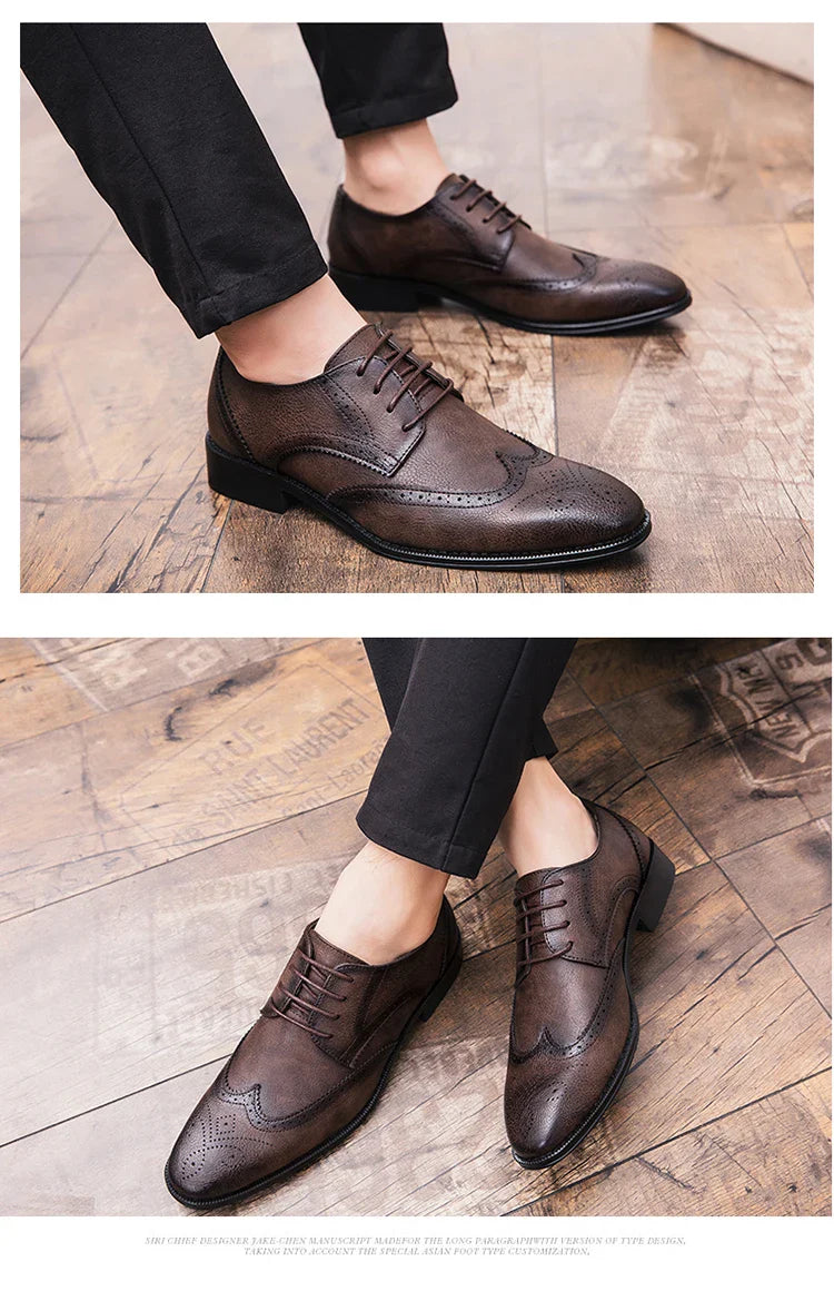 Lace-up casual leather shoes Men's wedding carved Brogues men's formal business pointed shoes Groom's leather shoes