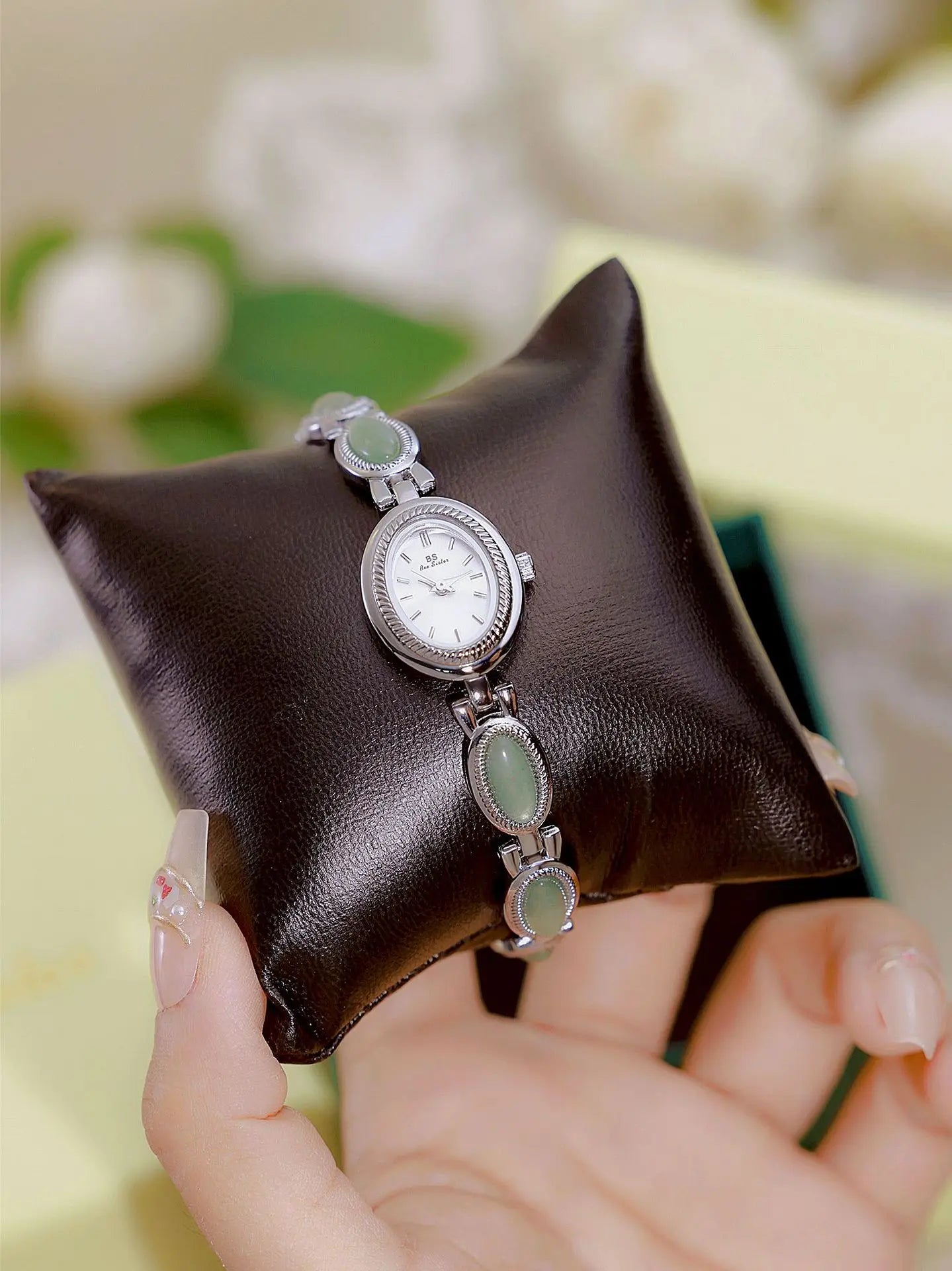 Women's Watch Ladies Bracelet Luxury Brand Waterproof Retro Natural Dongling Stone Hotan Jade Advanced Chain Watches Gift