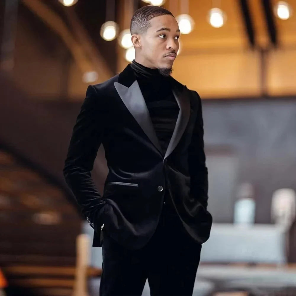 Black Velvet 2 Piece Slim Fit Men's Tuxedo Groom Suit Peak Lapel Two Buttons Blazer Pants Set for Wedding Prom Business Costume