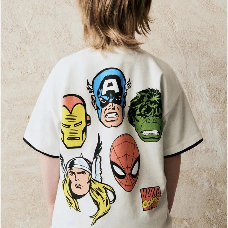 Marvel Boy يضبط ملابسه