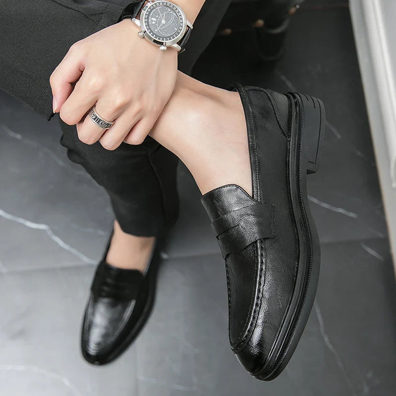 Men's Classic Leather Casual Shoes With Anti-Slip Thick Sole  Outdoor Walking Shoe  Pointed  Toe Comfortable And Durable Loafers