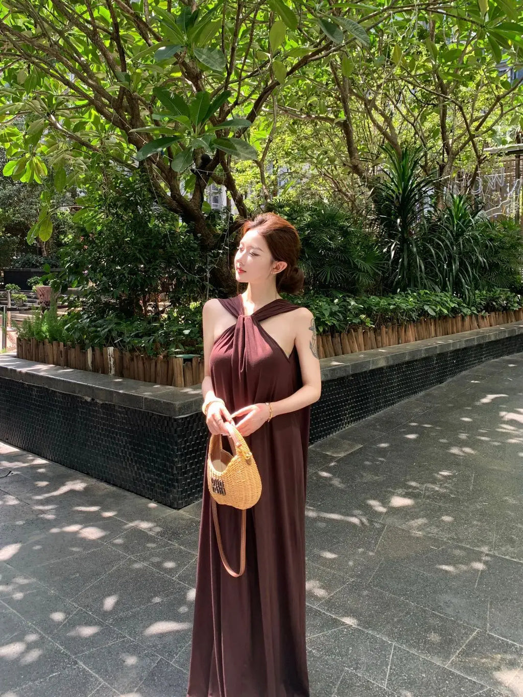 French Temperament Coffee Color Sleeveless Hanging Neck Dress For Women In The Summer Of 2026, New Slim And Flowing Long Dress