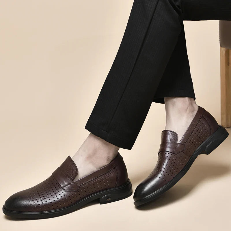 Italian Mens Casual Leather Outdoor Shoes Breathable Casual Hollow Out Men's Soft Bottom Shoes Comfy Flat Designer Walking Shoes