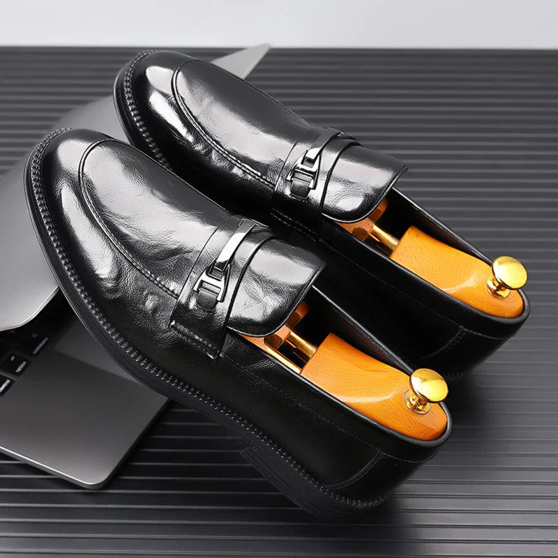 Men's Casual Leather Shoes 2026 New Spring Season Loafers for Men with Slip-On Flats British Style Men Walking Shoes Moccasins