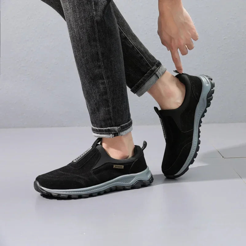 Outdoor Hiking Shoes Men Sneakers Slip on Casual Men Shoes Breathable Suede Leather Shoe Anti-skid Walking Shoes Footwear