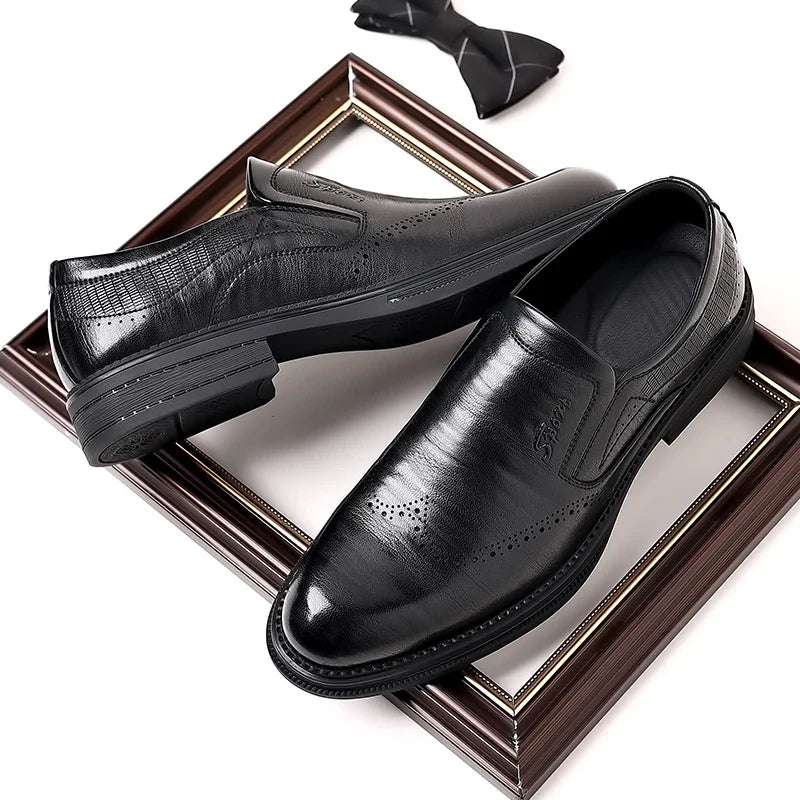 British Style Brand Men's Dress Shoes Fashion Patent Leather Men Business Flat Shoes Breathable Men Formal Office Working Shoes