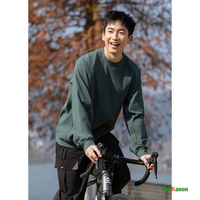 Outdoor Series: Classic Crew Neck T-Shirt with Moisture-Wicking, Quick-Drying & Antibacterial Tech for All-Weather Commute