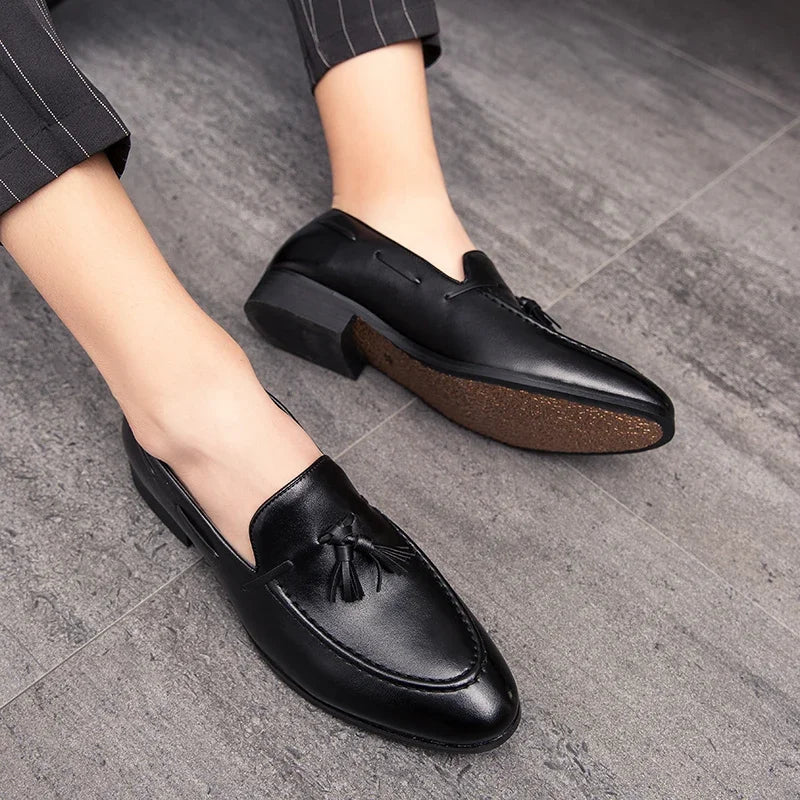 2025 New Men Leather Shoes Pointed Toe Formal Dress Shoes Slip On Men Loafer Tassel Shoe Zapatos Hombre