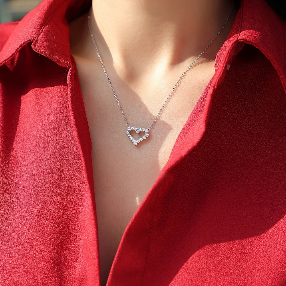 Korean Fashion Heart Shaped Moissanite Pendant Necklace for Women S925 Silver Diamond Clavicle Chain Birthday Party Jewelry Gift