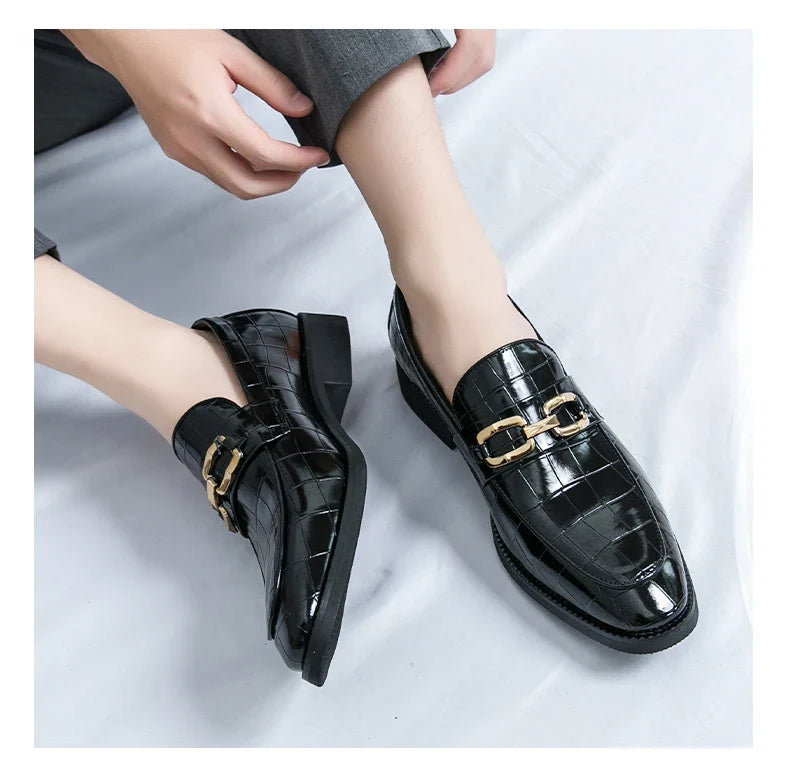 46 plus-size Metal Pressed Floral Loafers 2024 new merchant leather shoes men's casual pressed plaid leather pointy