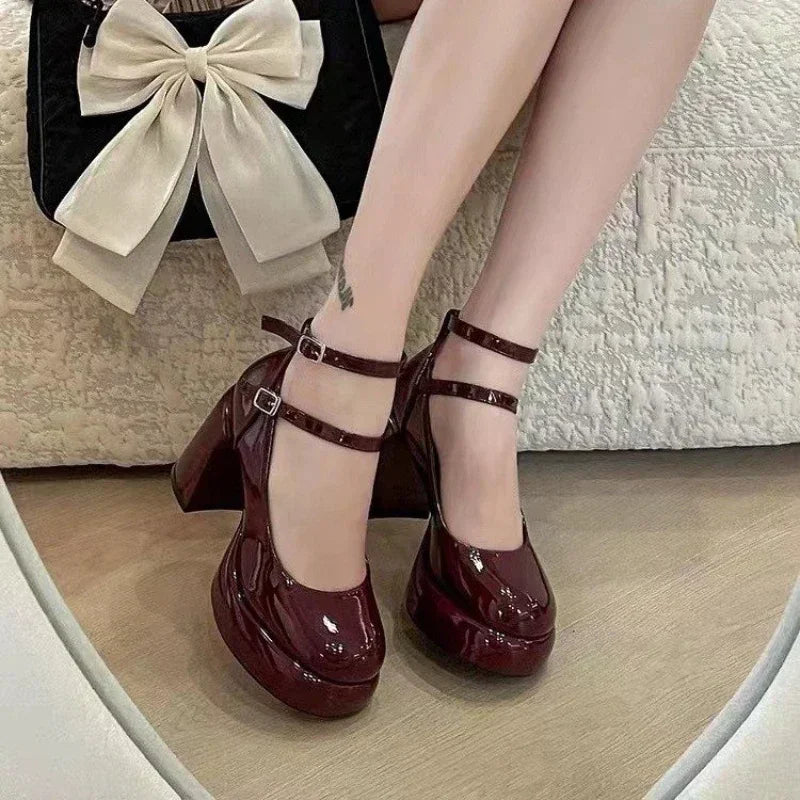 أحذية نسائية جديدة بكعب عالٍ، أحذية نسائية عصرية بحزام متقاطع، أحذية ماري جين مسطحة للسيدات، أحذية نسائية أنيقة بكعب عالٍ، أحذية بكعب عالٍ بمنصة.