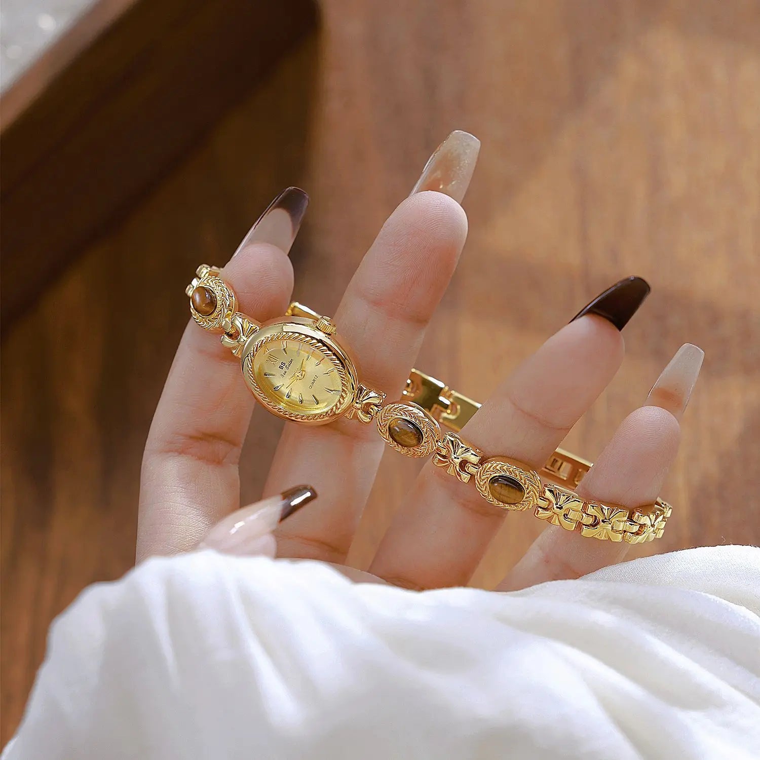 Oval Gold Women Watches Luxury Brand Dress Casual Quartz Small Dial Ladies Wrist Watches Rhinestone Gold Watches for Women 2025