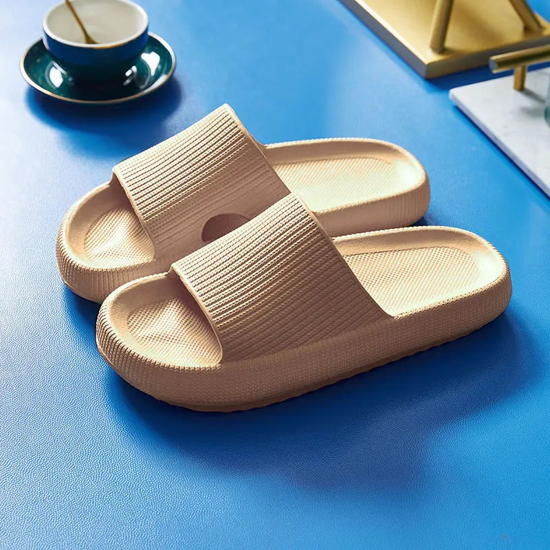 Summer Thick Sole Slippers Men Sandals Indoor Casual Slippers Outdoor Breathable Sandals Non-slip Bathroom Men's Shoes
