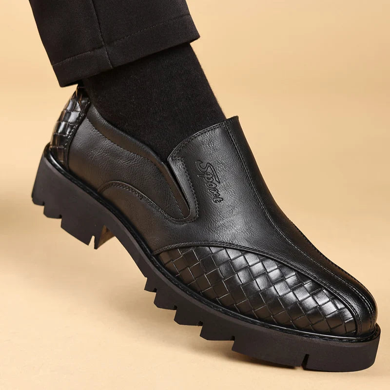 Black men's leather shoes Thick bottom height increasing style Daily Business Office Outdoor Fashion Party Youth Shoes New