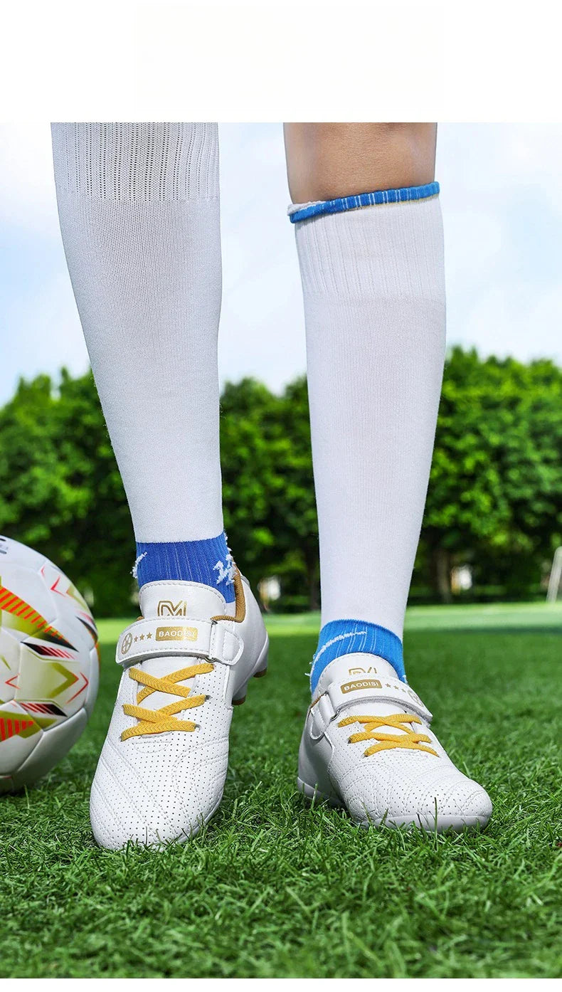 New Children Soccer Shoes Sports Society Field Boy Football Boots Futsal Fast Indoor Sneaker Original Ankle Football Boot Cleats