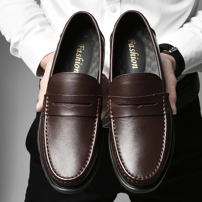 New Luxury Slip on Dress Shoes Men Italian Comfortable Loafer for Men Outdoor Mens Slip on Flats Classic Men Shoes for Wedding