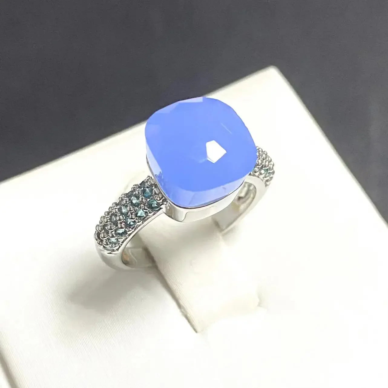 10.6mm Classic Ring for Women Light Blue Zircon Blue Topaz Candy Water Drop Crystal Ring Platinum Plated Jewelry Gift