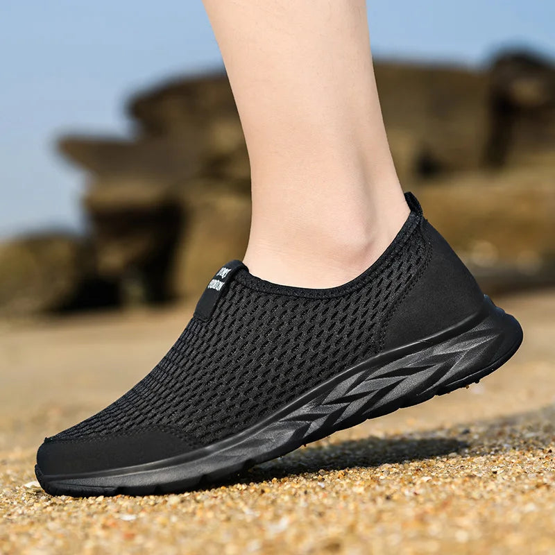 Men's Sneakers Breathable Mesh Men Casual Shoes Outdoor Non-Slip Big Size Loafers Walking Lightweight Male Tennis shoes