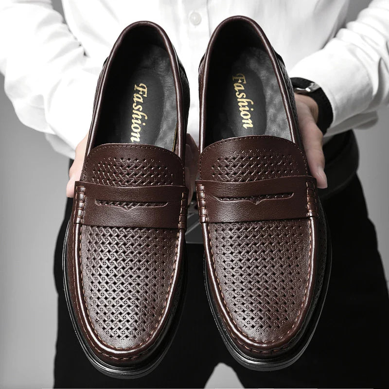 New Luxury Slip on Dress Shoes Men Italian Comfortable Loafer for Men Outdoor Mens Slip on Flats Classic Men Shoes for Wedding